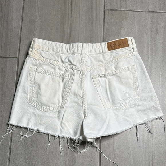 PacSun White High Waist Distressed Shorts - Picture 2 of 5